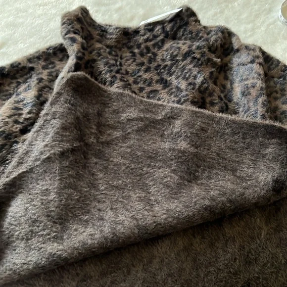 Chico’s feather knit jacquard animal print poncho - Picture 6 of 6